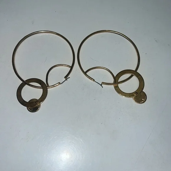 Gold plated earrings from Neiman marcus never worn - Picture 2 of 5